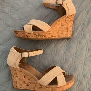 Toms strapped wedge “Sierra”  size 10